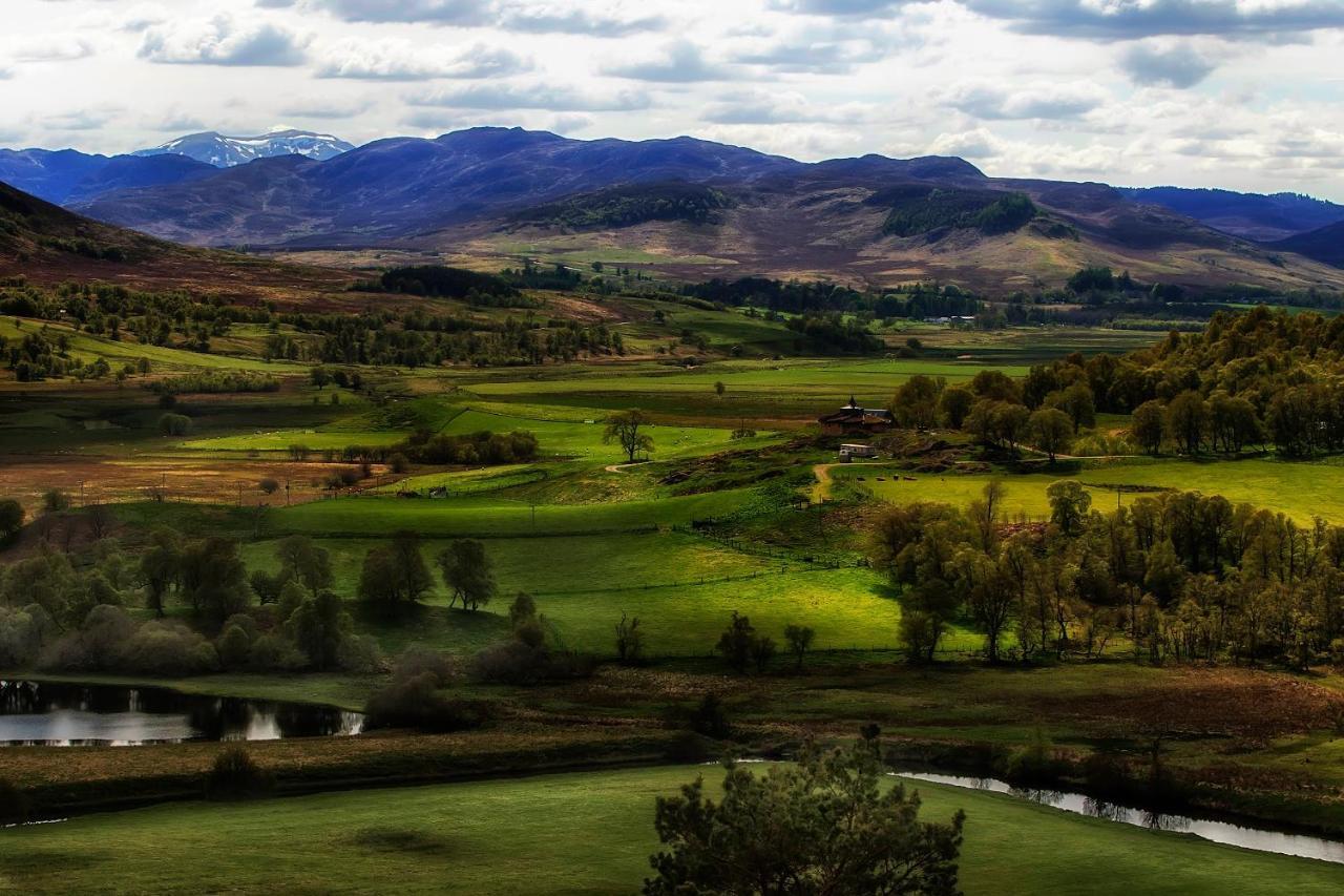Glentruim Homestay B&B And Glamping Pods Newtonmore Extérieur photo