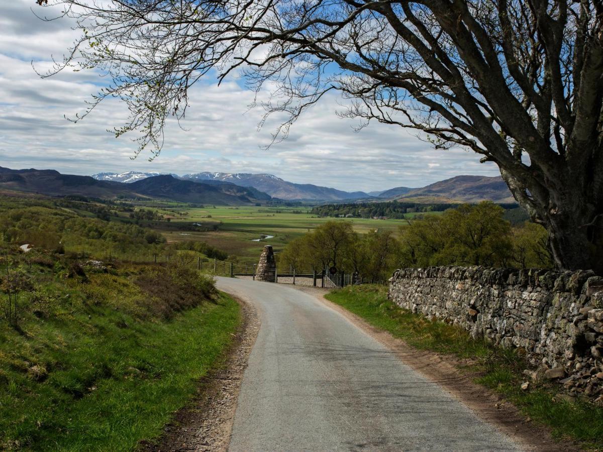 Glentruim Homestay B&B And Glamping Pods Newtonmore Extérieur photo